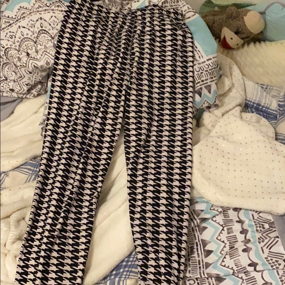 Pants - One size houndstooth leggings